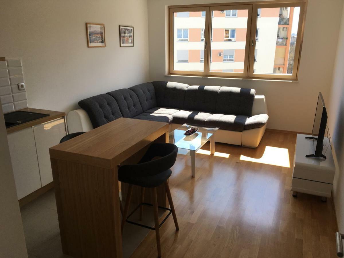 Korkyra Apartment Загреб Екстериор снимка
